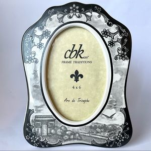 CBK Black and Gray Oval Picture Frame With Arc De Triomphe Scene - Ceramic